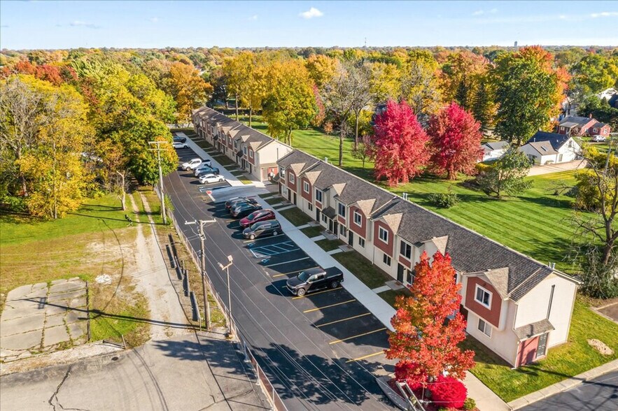 Building Photo - 18423 Sharon Ln