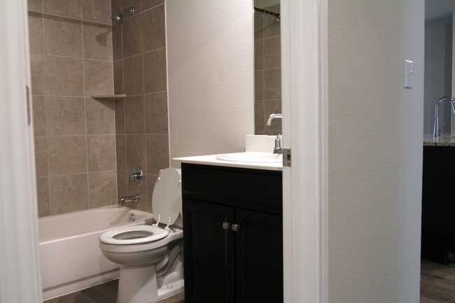 Building Photo - 6032 Genova Pl