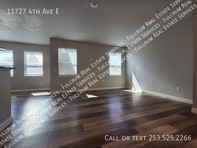 Building Photo - 11727 4th Ave E