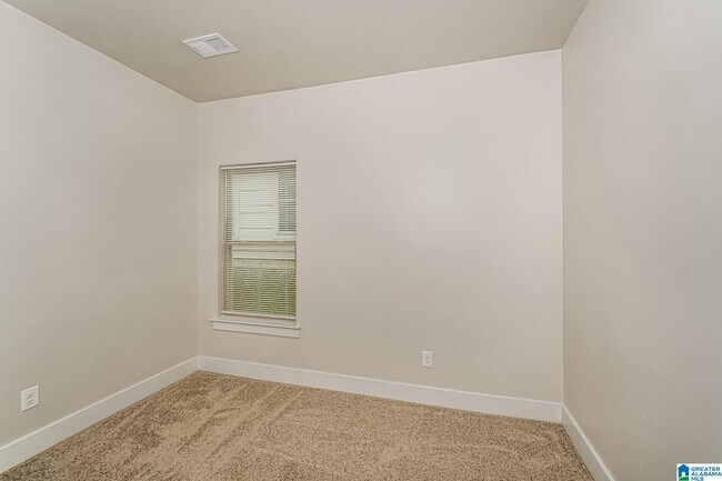 Building Photo - 915 Maple Trce