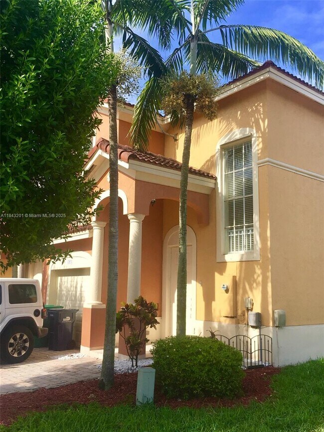 Building Photo - 8438 SW 166th Pl