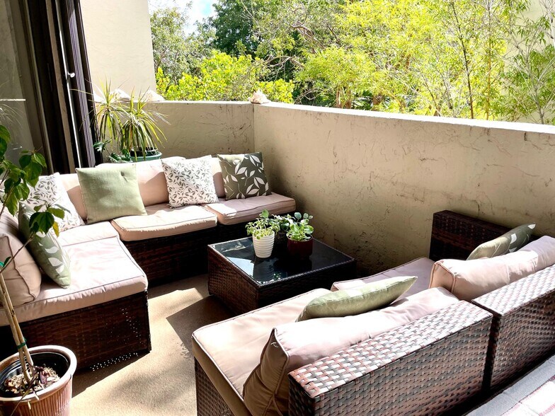 Building Photo - 161 Crandon Blvd