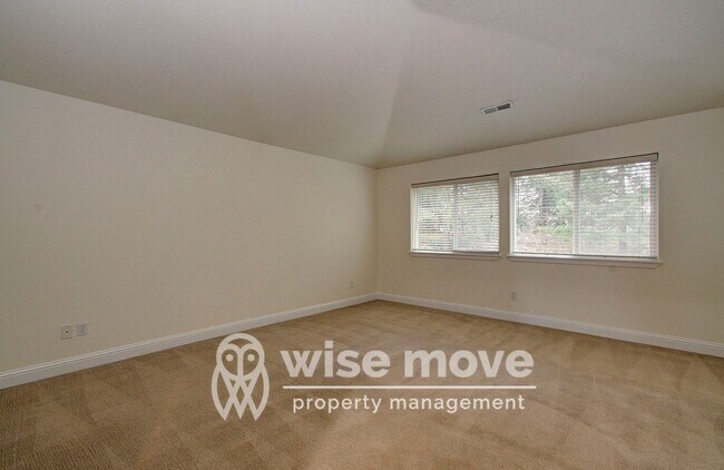 Building Photo - East Vancouver- Beautiful 5 bedroom