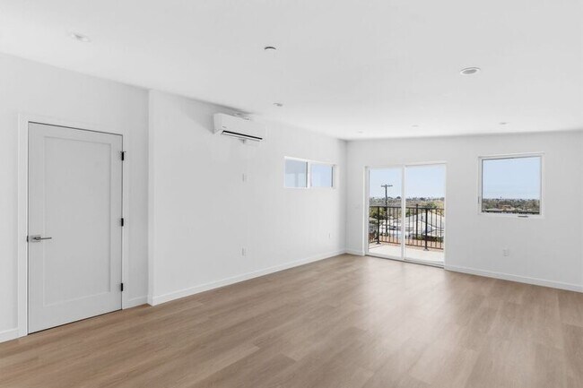 Building Photo - 6638 Valjean Ct