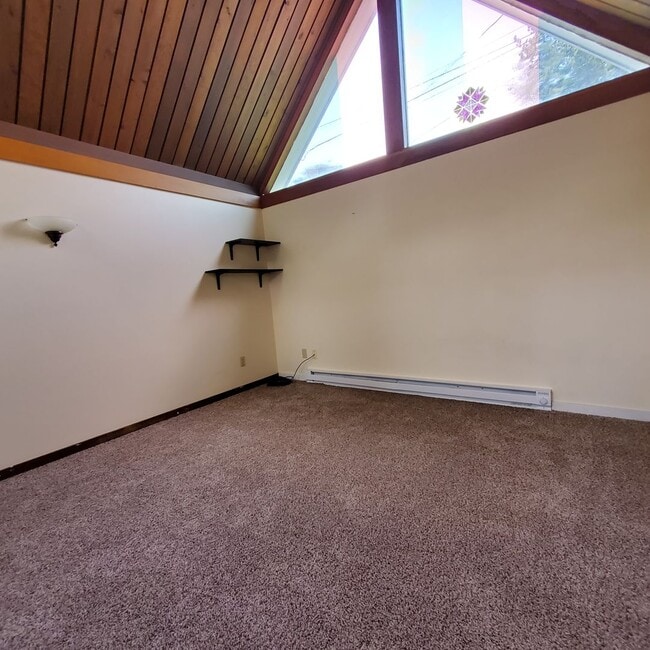 Building Photo - Cozy 2 Bed : 1Bath House Close to Schools