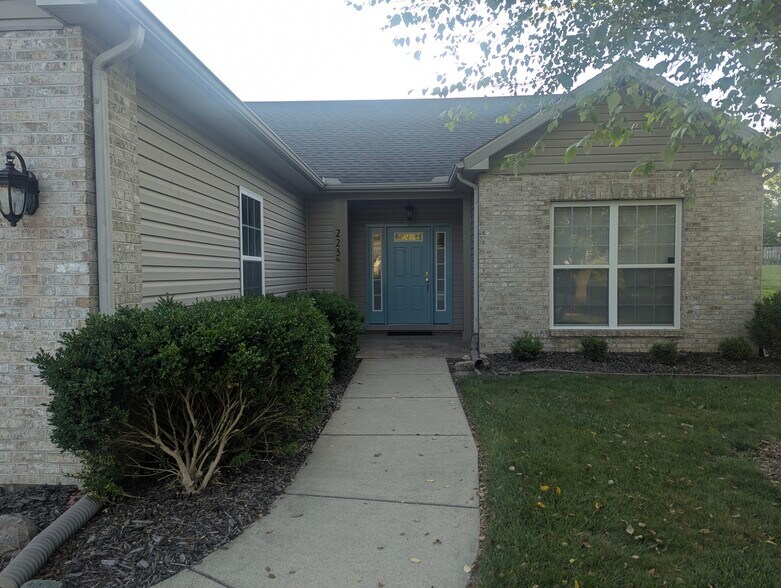 Primary Photo - 2234 Sandpiper Ct N