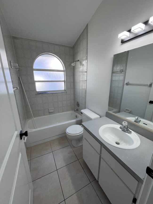Building Photo - 109 Crossbryn Ct