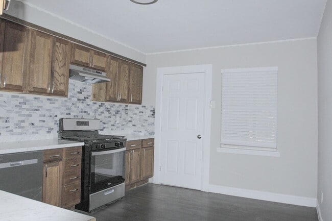 Building Photo - 6713 Pecan Park Dr
