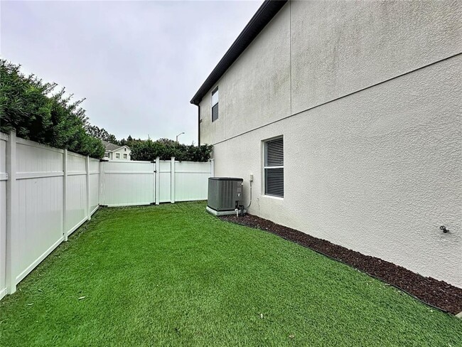 Building Photo - 16748 Sunrise Vista Dr