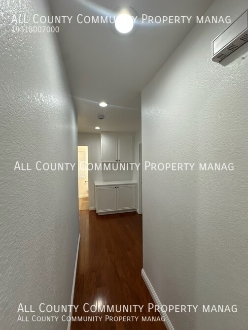 Building Photo - 1857 Creekside Dr
