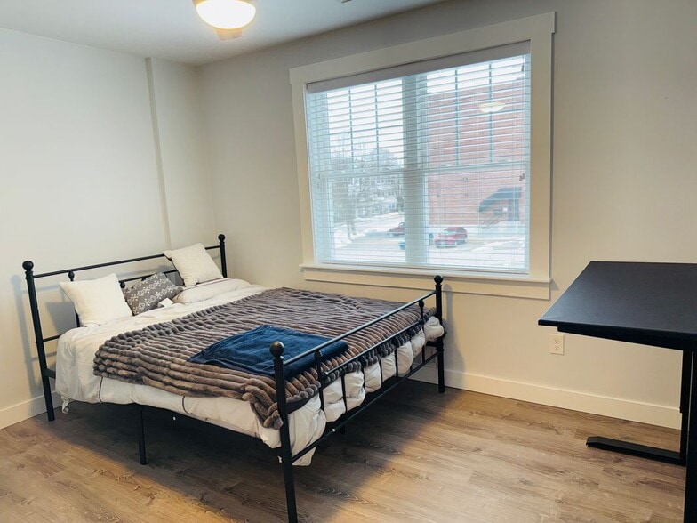 Building Photo - 69 Washington St