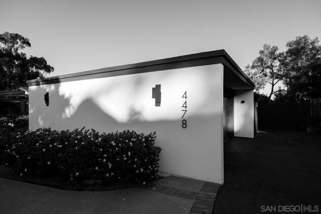 Building Photo - 4478 Hortensia St