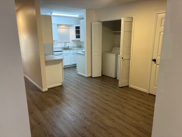 Building Photo - 1323 Reddleshire Ln