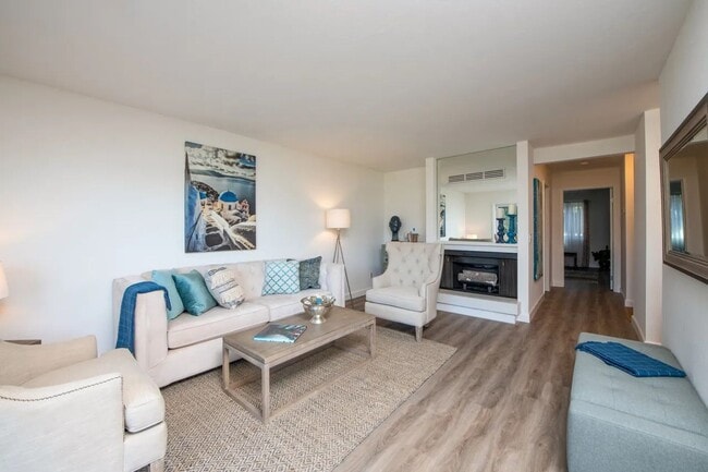 Building Photo - Charming, Furnished 1-bedroom Condo in Sausalito.