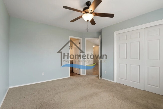 Building Photo - Spacious 3 Bedroom 2 bath Corner Lot Home with Private Fenced Backyard