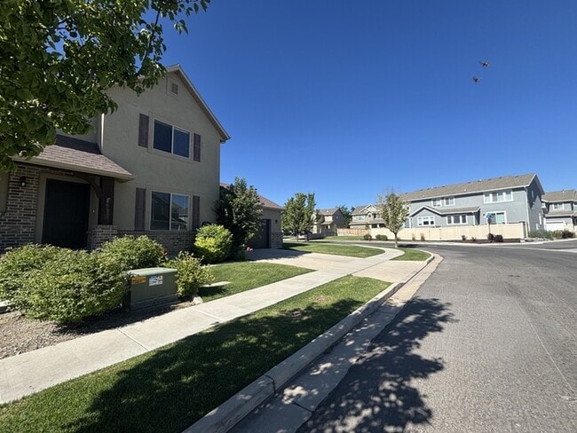 Building Photo - 3318 Quarter Mile Dr, Eagle Mountain, UT, ...