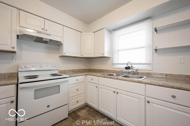 Building Photo - 4881 300W