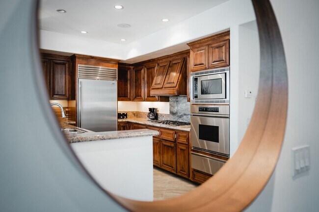 Building Photo - 109 W Montecito Wy