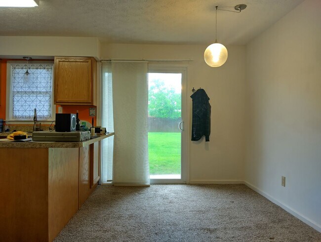 Building Photo - Spacious 2bd/2ba in Williamsburg