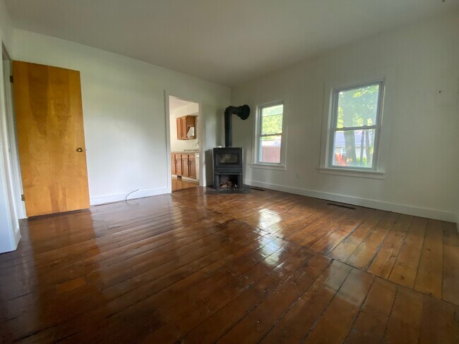 Building Photo - 376 Snyder Hill Rd