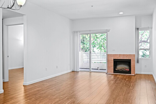 Building Photo - 4620 Vista Del Monte Ave