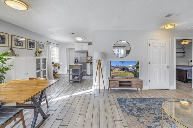 Building Photo - 3605 W Iowa Ave