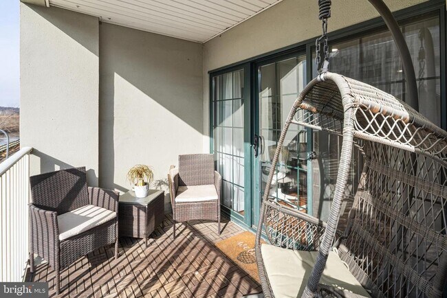 Building Photo - 2 Leverington Ave