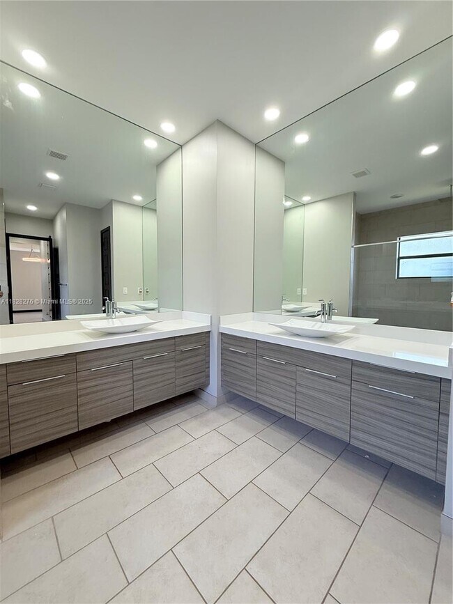 Building Photo - 13651 SW 158th Pl