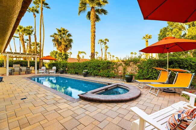 Building Photo - 370 Cypress Point Dr