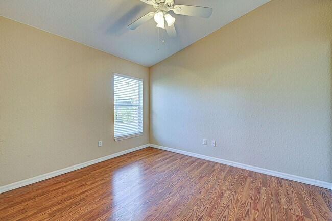Building Photo - 2134 Boxwood St