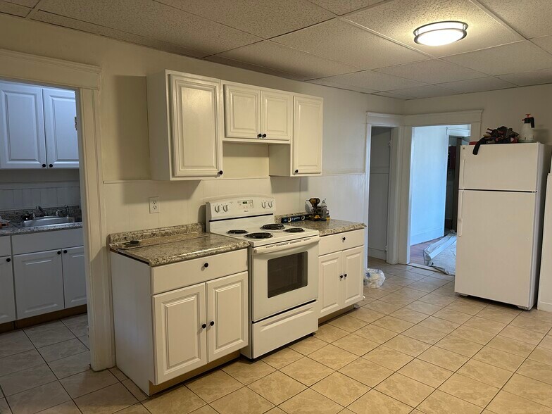 Primary Photo - 208 Pilgrim Ave
