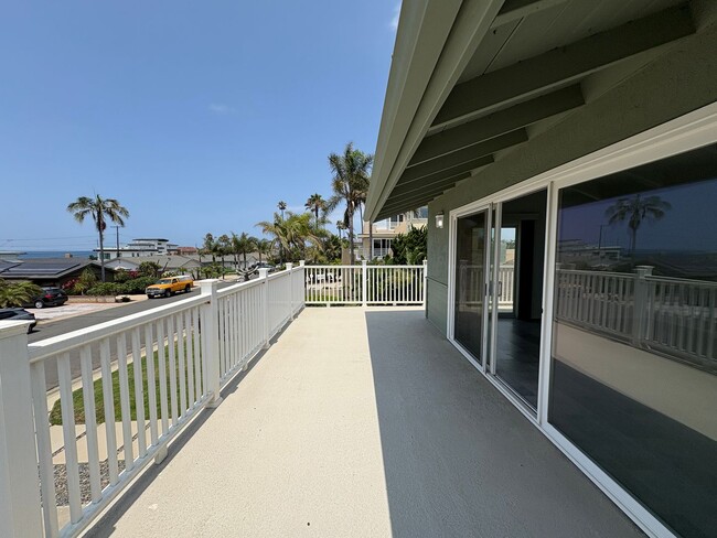 Building Photo - Welcome to this stunning 3-bedroom, 2-bath...