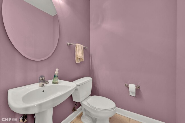 Building Photo - 450 E Waterside Dr