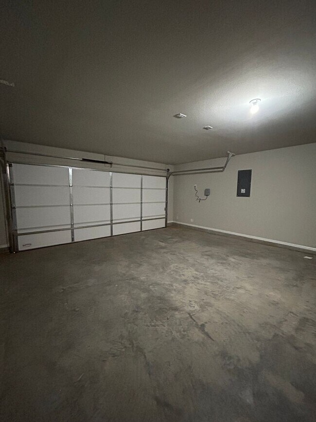 Building Photo - COMING SOON!!  Beautiful home in Parks Bell