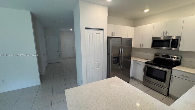 Building Photo - 227 SW 159th Ter