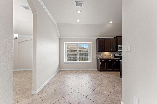 Building Photo - 2043 Plum Rose Ln