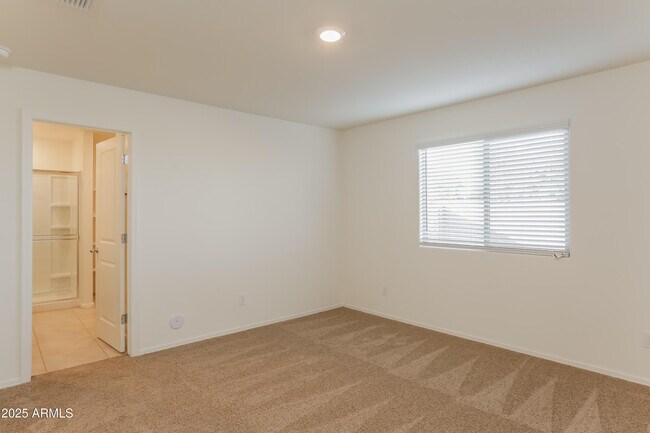 Building Photo - 9004 S 254th Dr