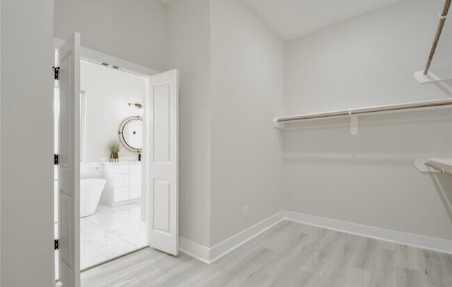 Building Photo - 14960 Wunderlich Dr
