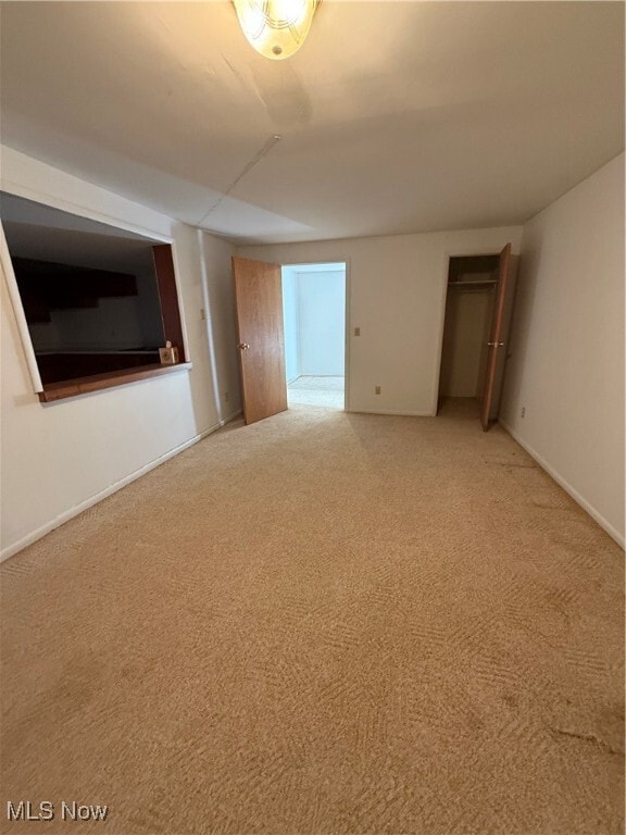 Building Photo - 964 Country Club Dr