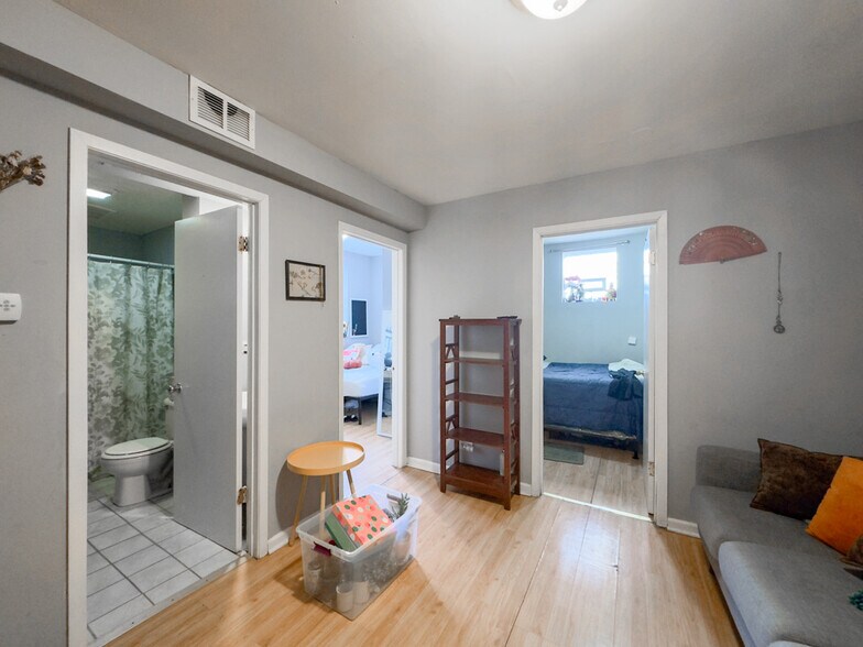 Building Photo - 2915 W McLean Ave