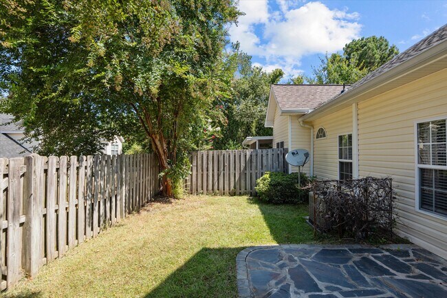 Building Photo - 229 Nicklaus Ct