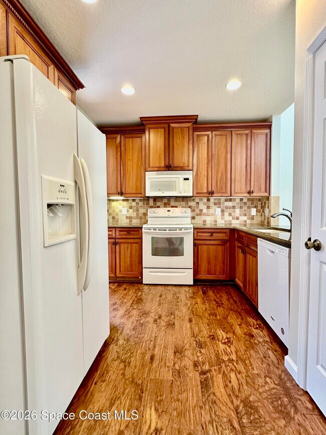 Building Photo - 1310 Lara Cir