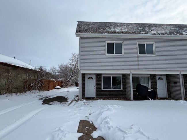 Building Photo - 808 E Canby St