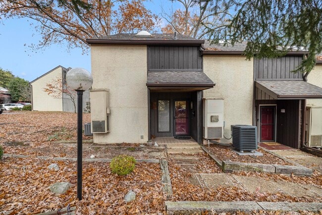 Building Photo - 115 Beechnut St