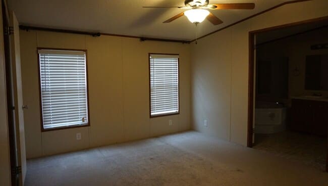 Building Photo - 3 Bedroom mobile home in the County