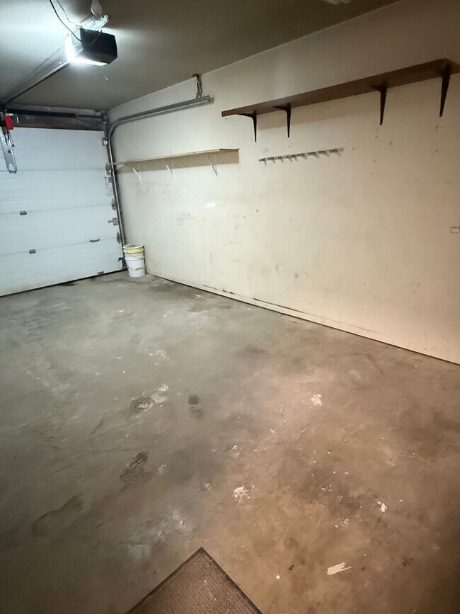 Building Photo - West Anchorage | 3BR 2.5BA | Garage | Pets...