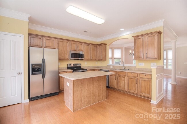 Building Photo - 9420 Rosewood Meadow Ln