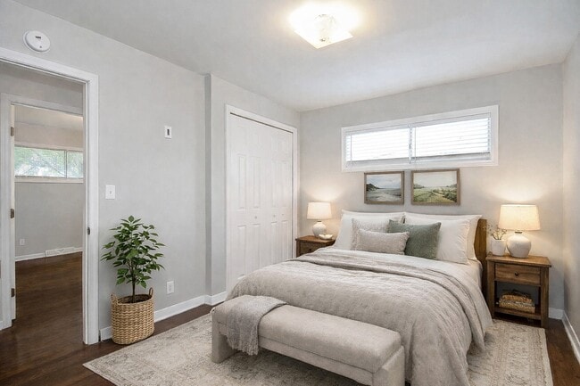 Building Photo - 2244 English Dr