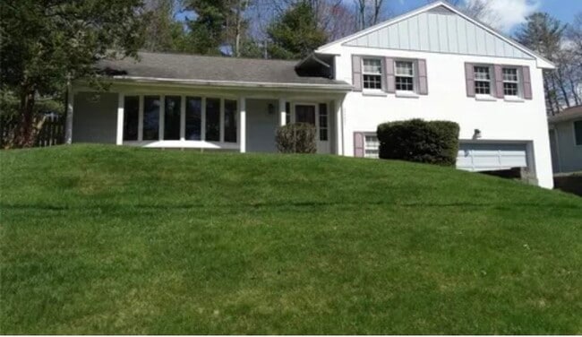 Primary Photo - 2437 Rhonda Dr