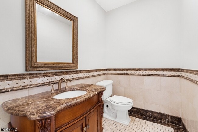 Building Photo - 12 Howland Terrace